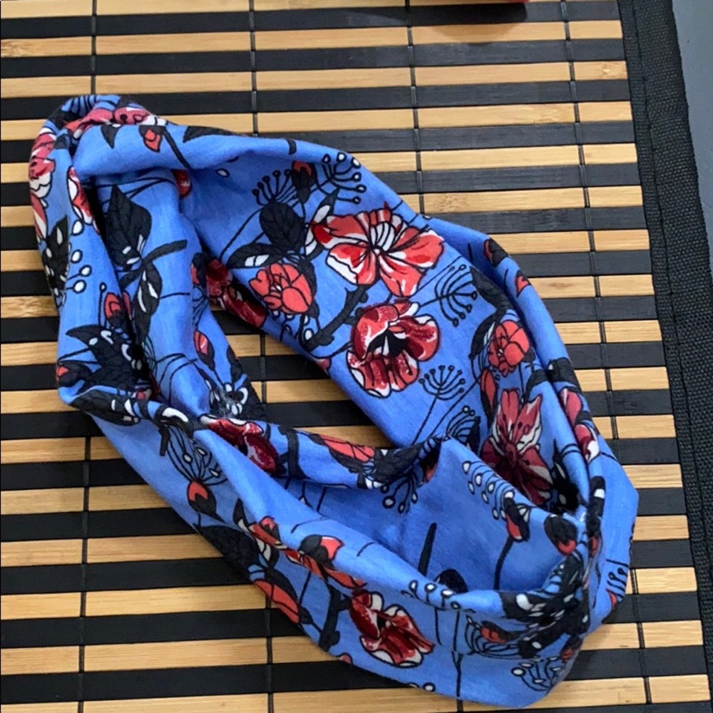 3 New knotted floral headbands - Picture 2 of 4